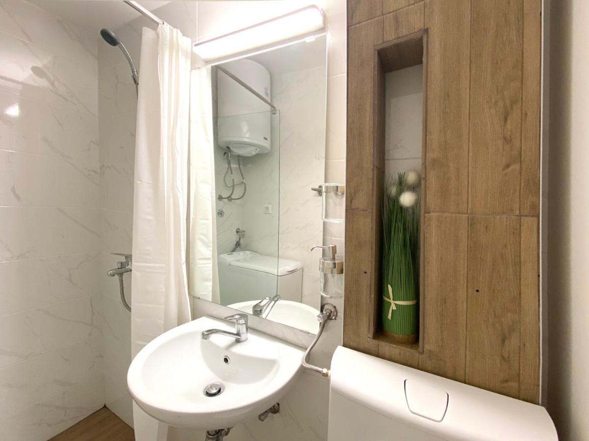 Apartamento Apartman Milica Ni Exterior foto